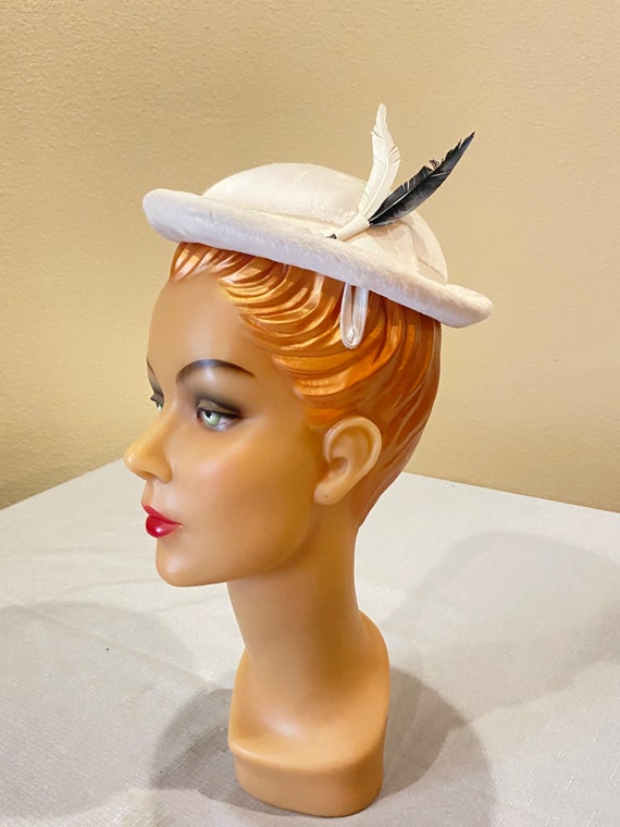 Vintage 1950s Hat / 50s velvet hat / Feather hat … - image 2