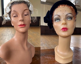 Vintage 1950s hats - Lot of 2 - Bows - Navy blue and Cream straw - rhinestones and netting