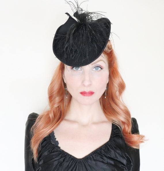 Vintage 1940s hat / 40s tilt hat / Tricorn silhoue