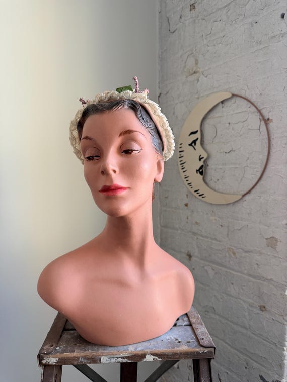 Vintage 1950s hat / 50s straw hat / straw bonnet … - image 3
