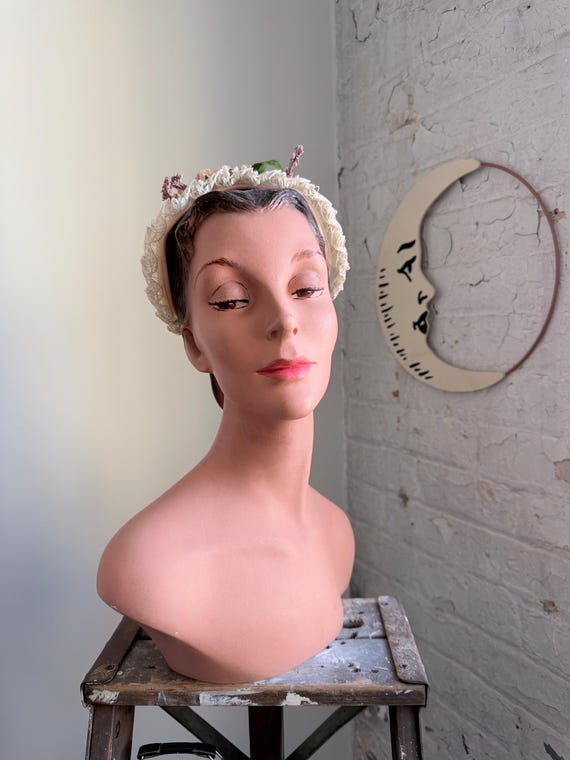 Vintage 1950s hat / 50s straw hat / straw bonnet … - image 2