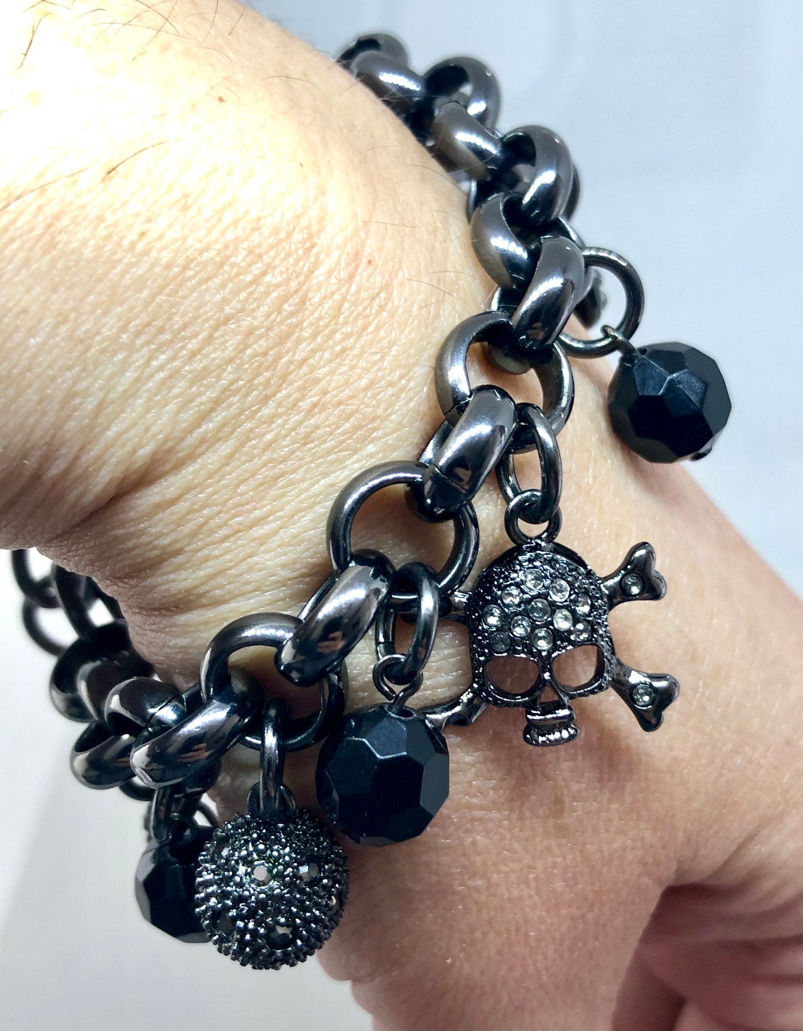 Skull charm bracelet Clearance