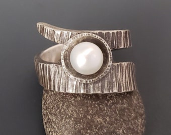 modern pearl ring sterling silver, unique gifts for women, forged silver ring, handmade jewelry rings, statement rings, silversmith jewelry