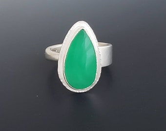 chrysoprase ring silver, unique gifts for women, anniversary gift for wife, silversmith jewelry handmade, green stone ring sterling silver