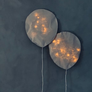 Set di 2 Palloncini Luminosi L + L Grigi • Lampada per bambini • Decorazione murale per la camera dei bambini