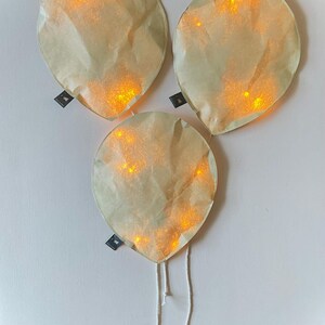 Set di 3 palloncini beige luminosi • Lampada di carta lavabile • Luci notturne a LED per bambini