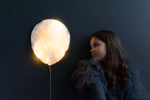 Balloon night light outlet