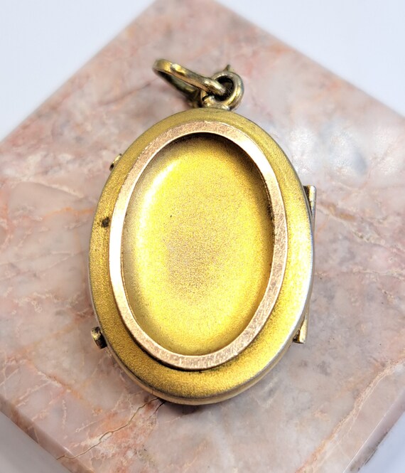 Antique Victorian Gold Filled Oval Locket Pendant… - image 7