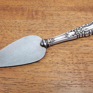 Vintage Sterling Silver Repousse Handled Cheese Server With Stainless Steel Blade