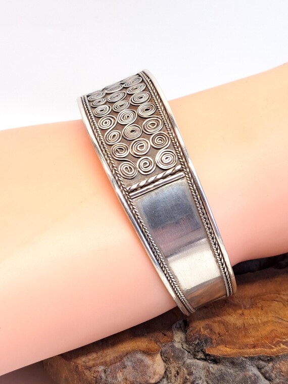Vintage Lightweight Solid Silver Tribal Cuff Brac… - image 2
