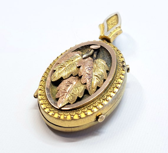 Antique Victorian Gold Filled Oval Locket Pendant… - image 1