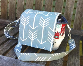 Gray Arrows Owls Lunch Tote, Insulated, Adjustable Strap, Bottle Pocket