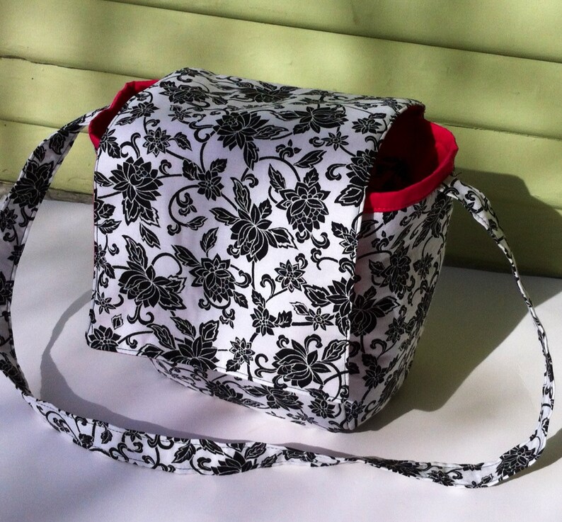 Black White Floral Insulated Lunch Tote, Cotton School Bag, Work Bag image 4