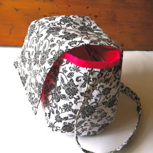 Black White Floral Insulated Lunch Tote, Cotton School Bag, Work Bag image 1