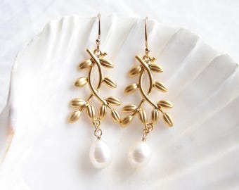Gold Leaf Earrings ~ Freshwater Pearl Earrings ~ June Birthday ~ Matte Gold Twig ~ Gold Leaf Branch ~ Bridesmaid Gift ~ Matte Gold Earrings