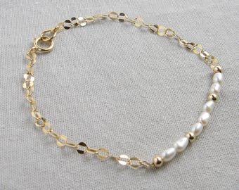 Delicate Rice Pearl Bracelet with 14K Gold Filled Dapped Sequin Chain, Birthstone Bracelet ~ June Birthday