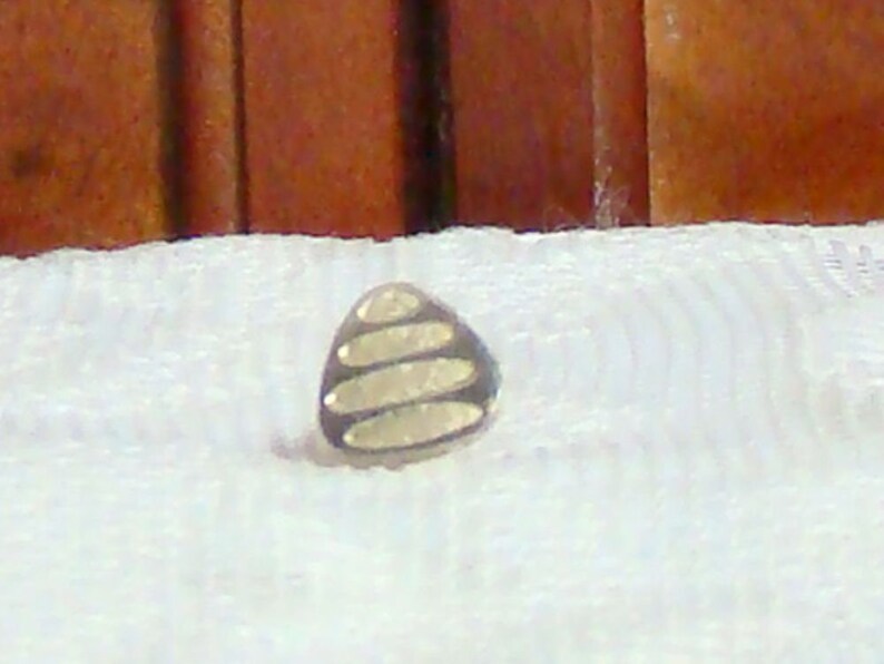 Gold Tone Triangle w Etched Strip Design Tie Tac Tack