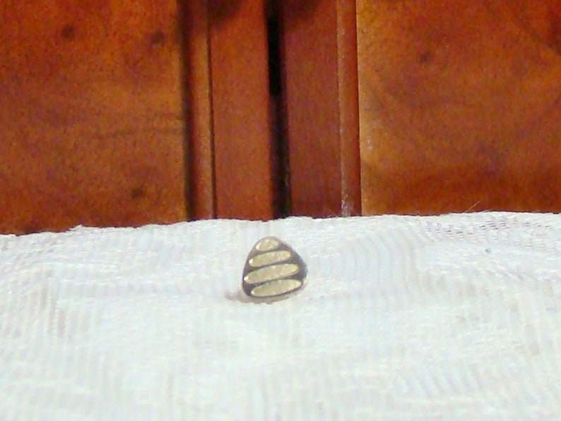 Gold Tone Triangle w Etched Strip Design Tie Tac Tack