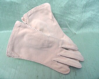 tan cotton gloves