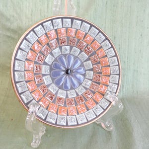 Piatto in mosaico / 5,25&quot;, decorazione vintage di metà secolo, piatto basso in ceramica colorata