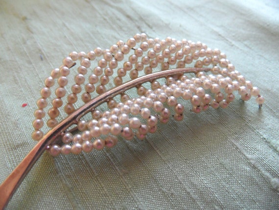 Faux pearl leaf pin brooch / vintage leaf jewelry - image 1