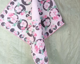 Lenço floral preto e rosa / lenço vintage