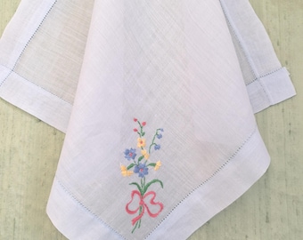 Blue embroidered floral bouquet handkerchief / vintage hankie