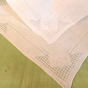 Embroidered white on white  handkerchief / vintage drawnwork wedding hankie