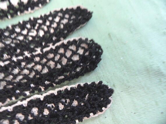 Black and white crocheted mesh gloves / vintage s… - image 5