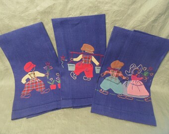 Tre holländska handdukar / vintagebroderat marinblått linne med applikationer / gästhanddukar eller diskhanddukar