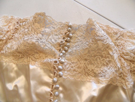 1940's satin and lace wedding dress, long sleeve … - image 4
