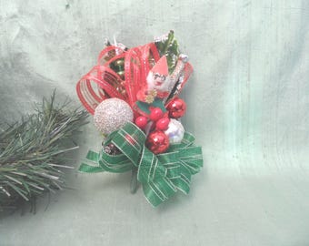Red and green holiday Santa corsage  / Christmas vintage corsage / OOAK / spun head Santa