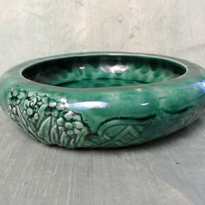 Shallow green planter / vintage ceramic, floral design, low planter