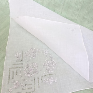 Embroidered and drawn work handkerchief / vintage wedding hankie