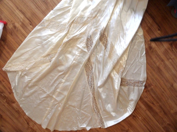 1940's satin and lace wedding dress, long sleeve … - image 6