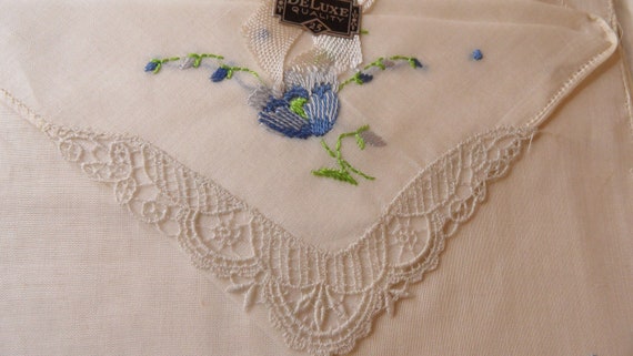 Set of 3 embroidered floral and lace handkerchief… - image 2