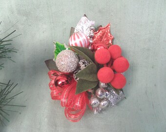 Berry holiday corsage  / vintage Christmas corsage / OOAK, red and silver