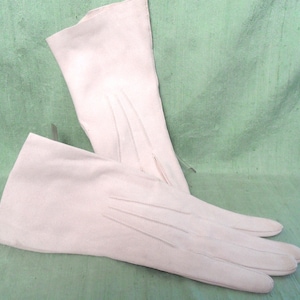 Beige leather women&#39;s gloves / vintage, 10.5&quot;, Made in France for Hudson&#39;s Detroit / size 7  1/2