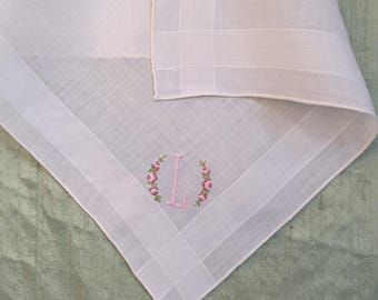 Monogram L embroidered handkerchief / vintage hankie / initial L, letter L