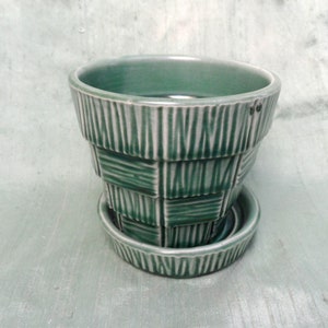 3.25" McCoy planter / vintage green basket weave saucer planter, flower pot
