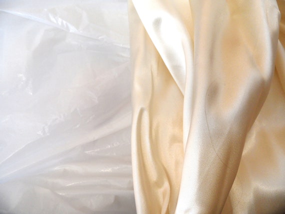 1940's satin and lace wedding dress, long sleeve … - image 10