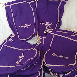 25 Crown Royal purple drawstring bags / 9 inch cloth bag lot, liquor package, craft supply, medium