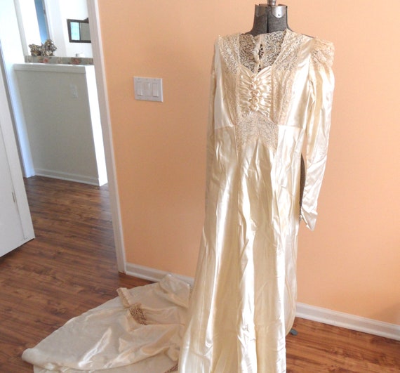 1940's satin and lace wedding dress, long sleeve … - image 1