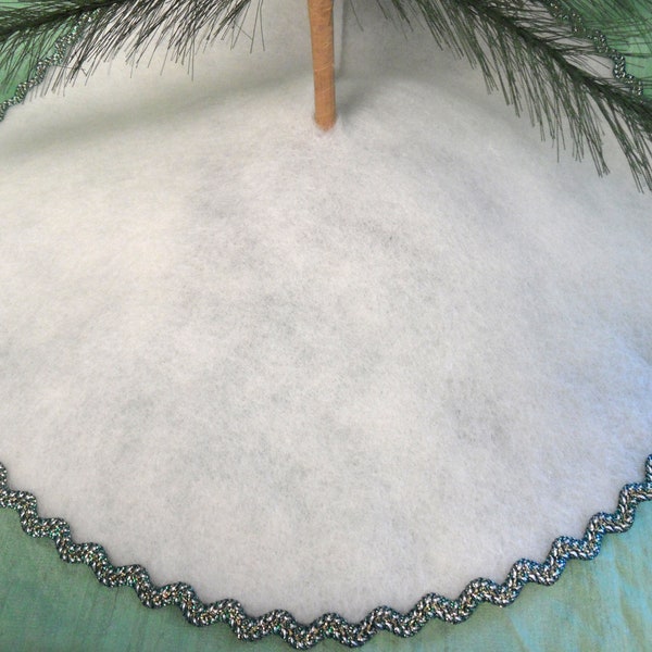 Small table top off white tree skirt / holiday centerpiece mat / vintage style 14.5" felt Christmas skirt for feather tree