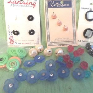 Button set lot / vintage plastic, textured button destash grab bag