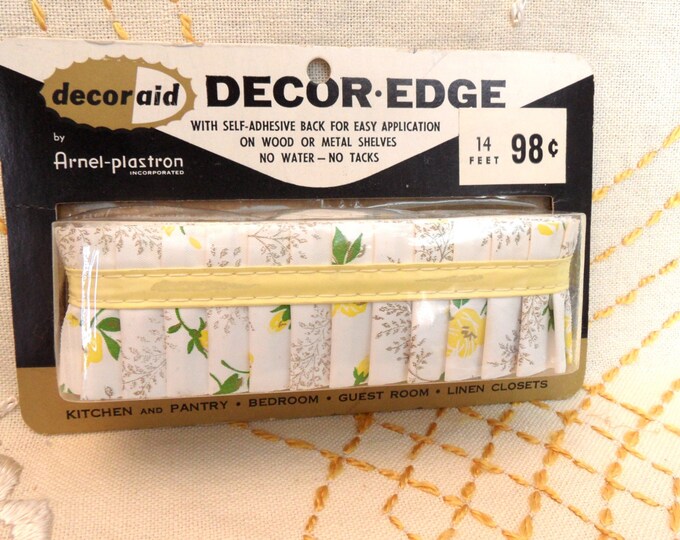14 Feet of Pleated, Plastic Shelf Edging by Decor Edge. / Vintage