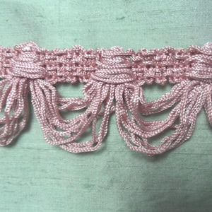 9 yards of lavender scallop loop trim / vintage loop gimp yardage / purple