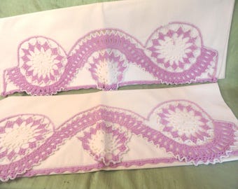 Par de fundas de almohada de crochet moradas / juego de fundas de almohada vintage / borde de crochet