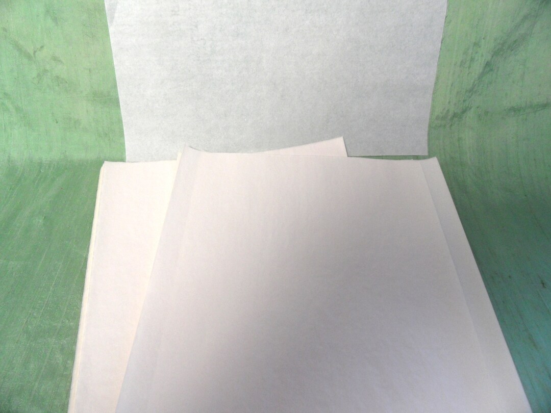 25 Sheets of Onion Skin Typing Paper / 8.5 X 11 Vintage Typewriter