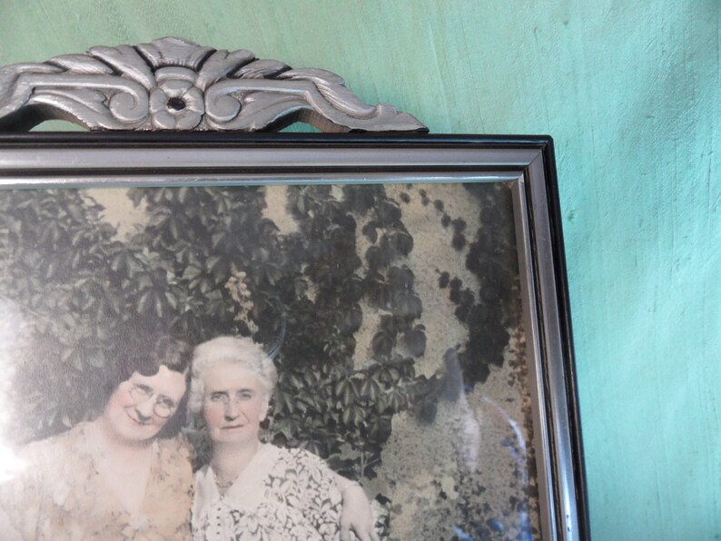 Decorative picture frame in silver and black antique vintage carved wood 8 x 10 with women
